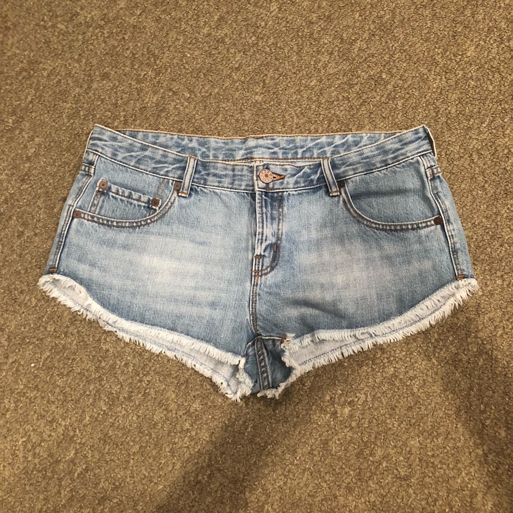 BDG Low-Rise Jean Short